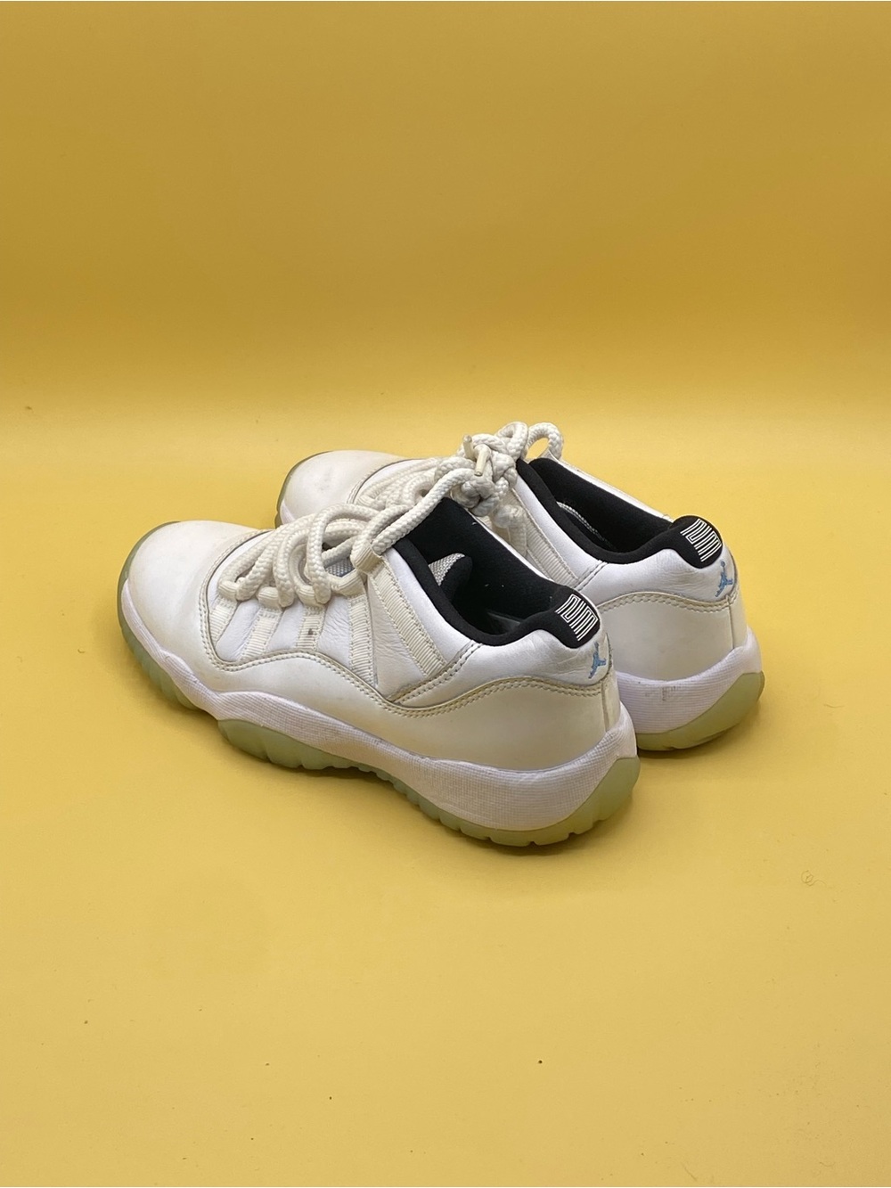 Jordan 11 Retro Legend Blue Low - Picture 3 of 4